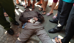 Bị đánh bất động vì cầm hung khí xông vào cướp tiệm vàng giữa ban ngày